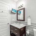 Palatial 1Br W Rooftop Pool