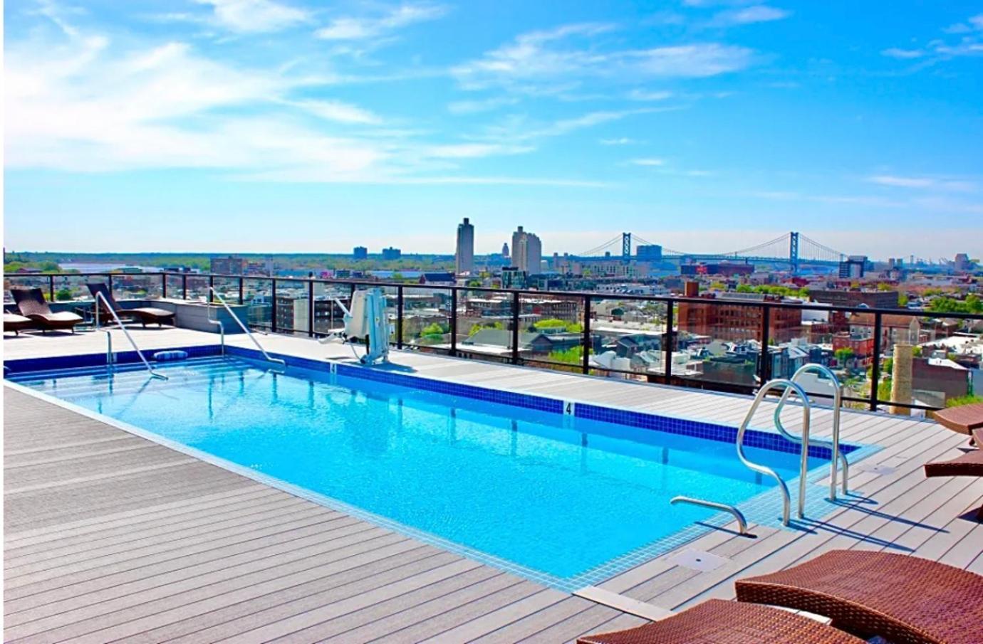 Palatial 1br W Rooftop Pool * Philadelphia