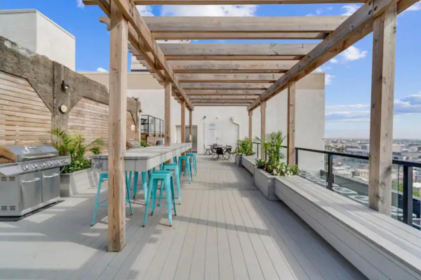 Apartment Palatial 1br W Rooftop Pool