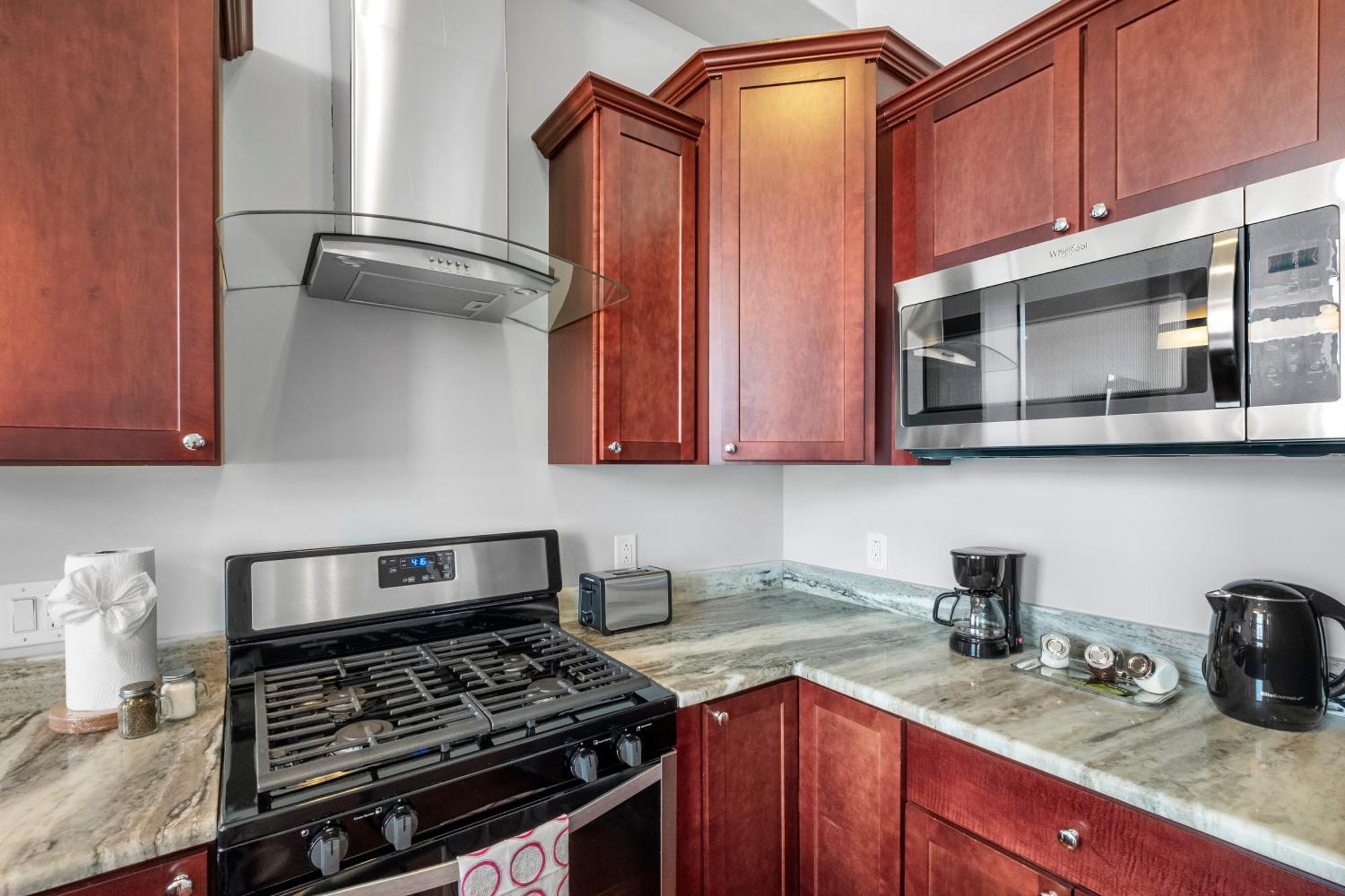Palatial 1br W Rooftop Pool Apartment Philadelphia